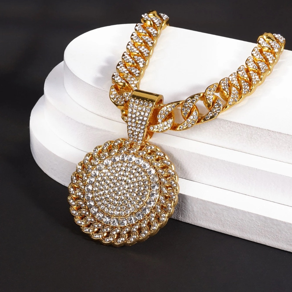 Bling Medallion Simple Hip Hop Necklace Exaggerated Pendant Necklace Bling Medallion Simple Hip Hop Necklace Exaggerated Pendant Necklace